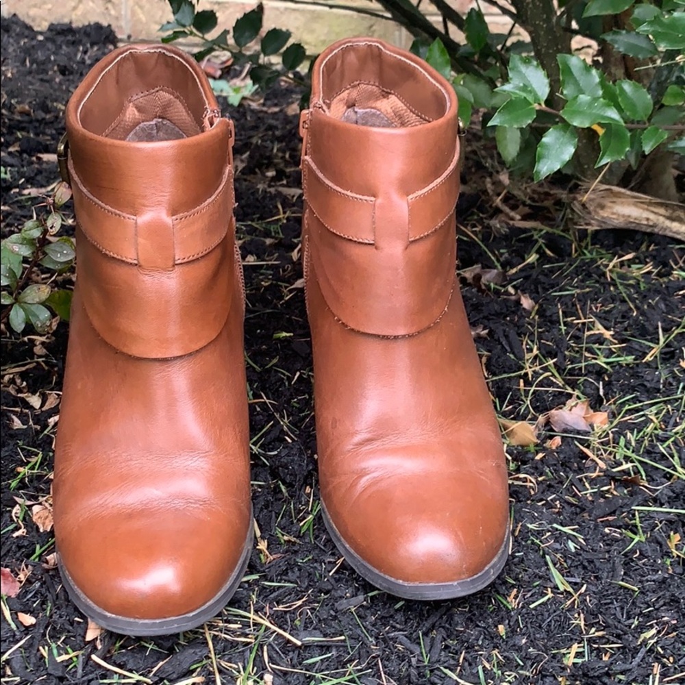 Coach and Four brownish/tan booties